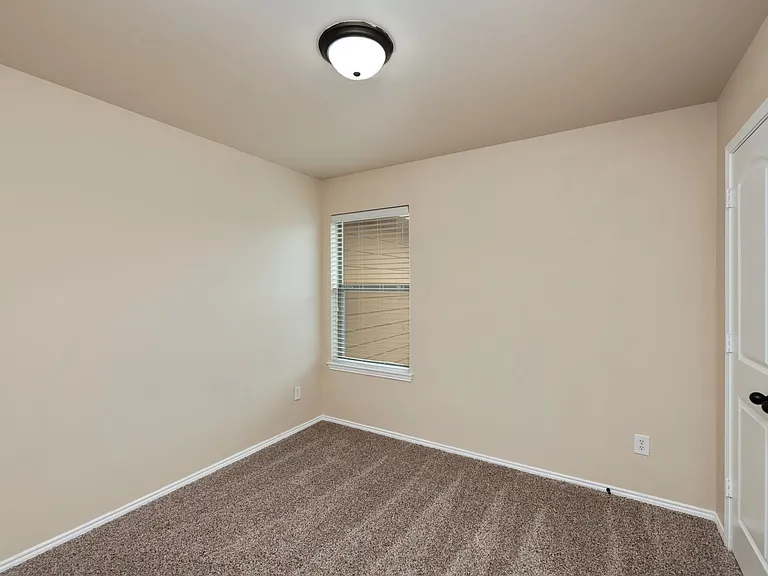 382 Armstrong Ln — Photo 20
