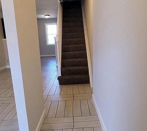 3rd image of 2810 W Mulberry St