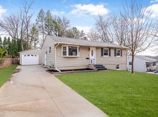 2627 Westwood Pl, Davenport, IA 52804