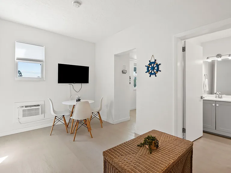 670 Hernando St #E — Photo 8