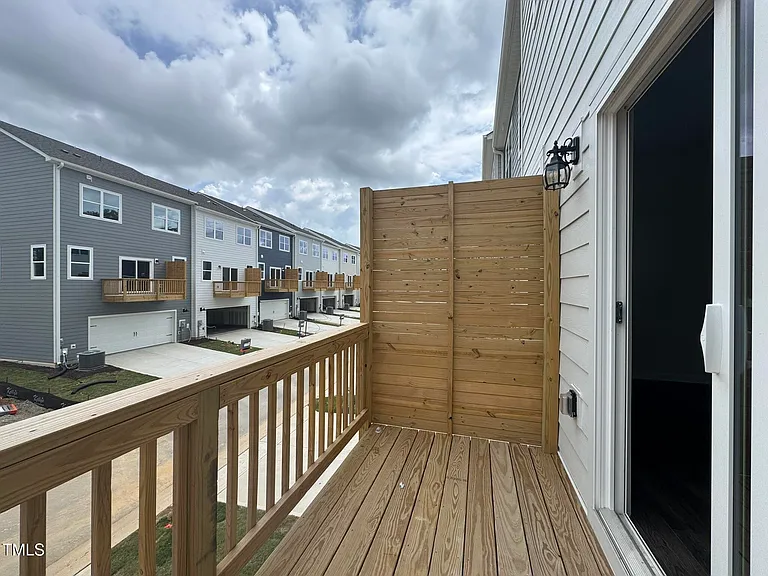 724 Dorset Stream Dr — Photo 8