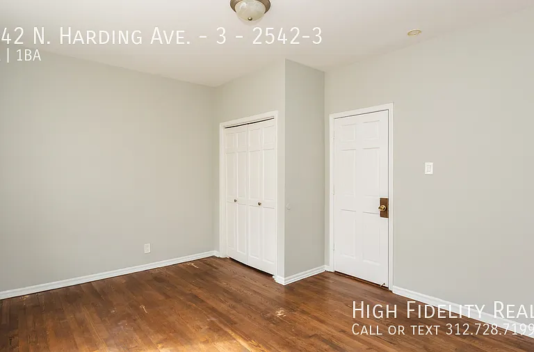 2542 N Harding Ave #3 — Photo 9