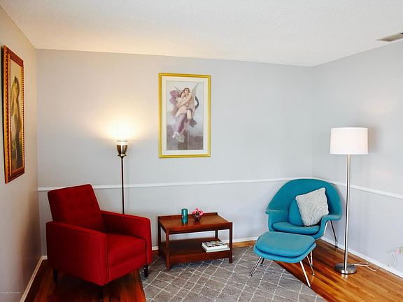 4th image of 9511 Bradgate Dr