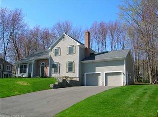 4 Pondview Dr, Cromwell, CT 06416