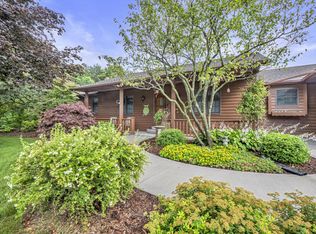 W6927 Stoney Ridge Ln, Plymouth, WI 53073