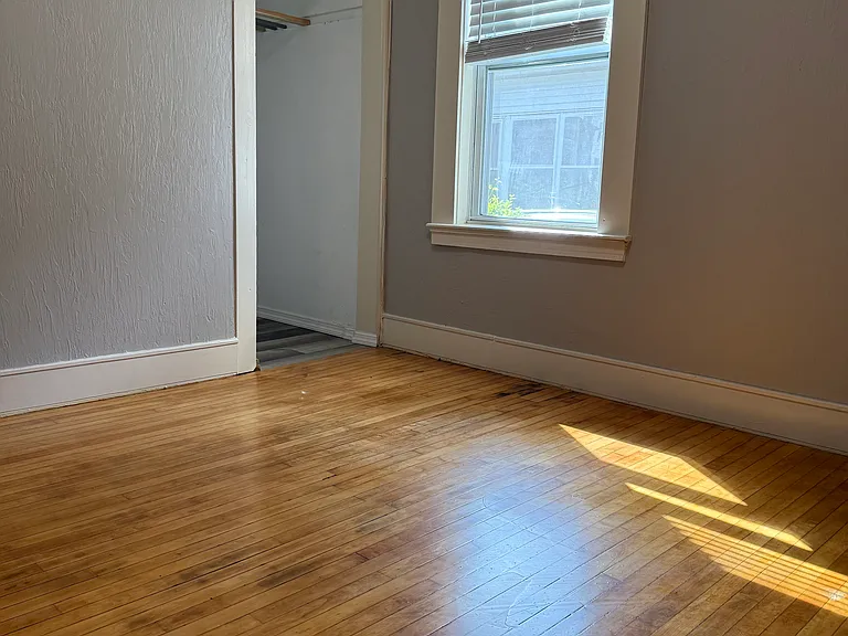 72 Charlotte St #1 — Photo 5