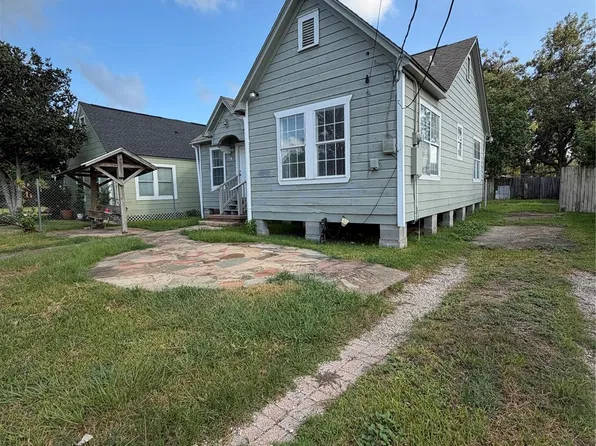 110 W Hunnicutt St, Baytown, TX 77520