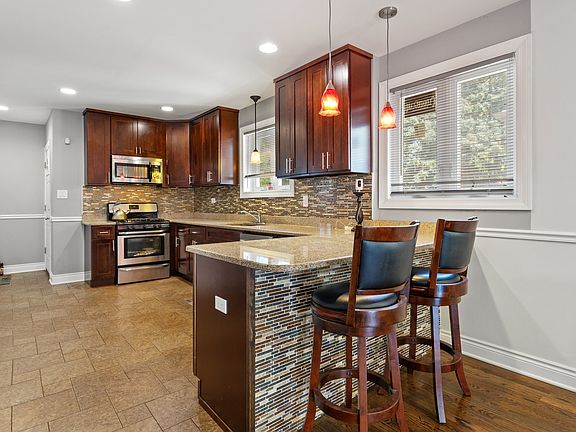 5th image of 8120 S Luella Ave