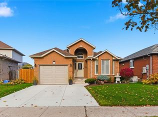 13 Colonial Cres, Grimsby, ON L3M 5H2