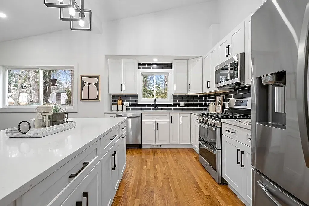 1 bed, $1,400 — Photo 2