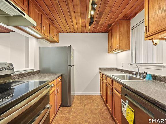 4th image of 839 Main Street #78