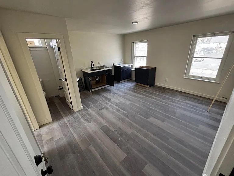525 S Main St — Photo 35