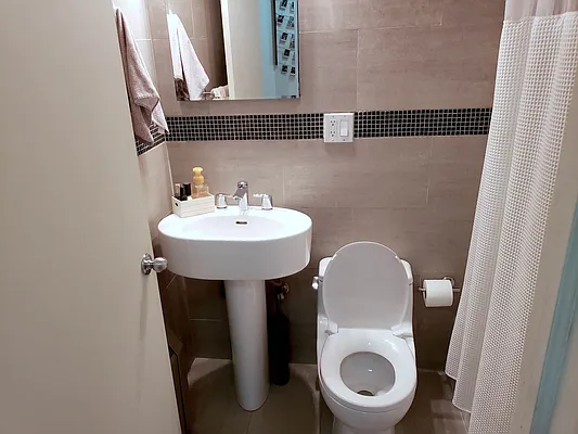 Rented by Bond New York | media 38