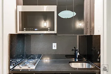 Rented by Barkoff Residential 