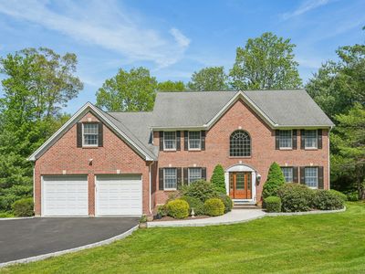 2 Logans Way, Danbury, CT, 06811