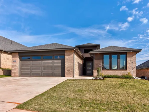 4917 Desert Willow Ln, Edmond, OK 73034