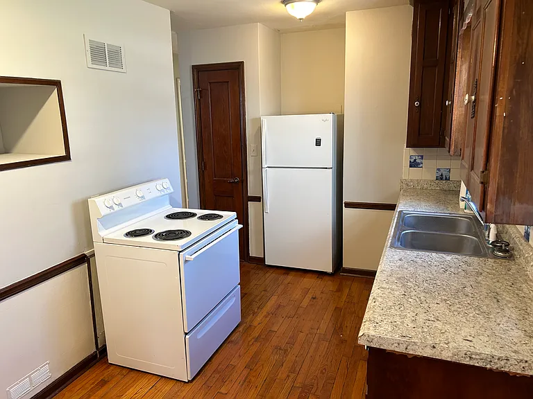 5218 Cedar St — Photo 12