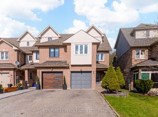 383 Sparrow Cir, Pickering, ON L1V7E7