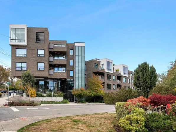 2285 Bowker Ave #409, Oak Bay, BC V8R 2E3