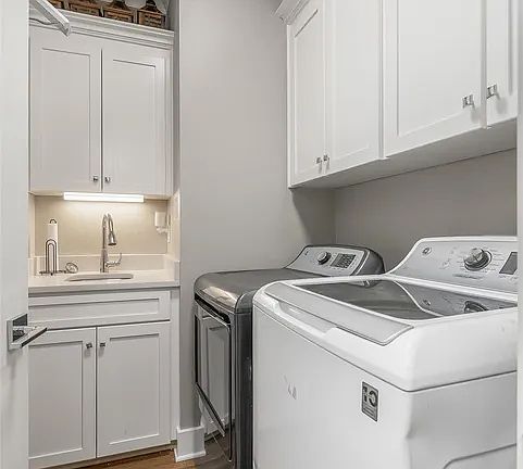3rd image of 104 Devereaux Dr