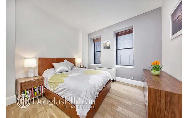 Sold by Douglas Elliman | media 14