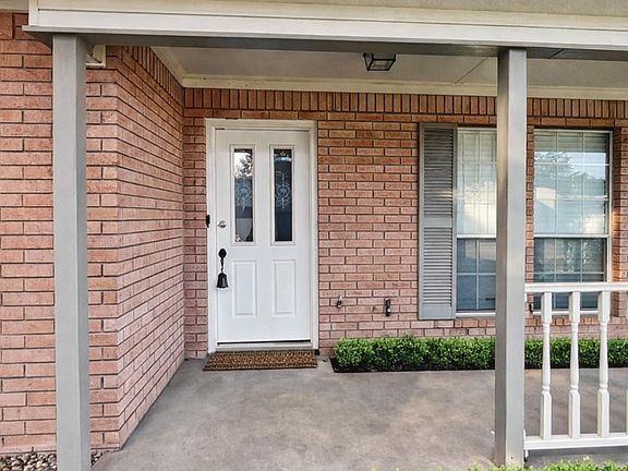3rd image of 611 Mariposa Dr