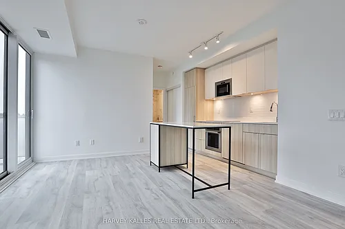 215 Lakeshore Rd W Photo 1