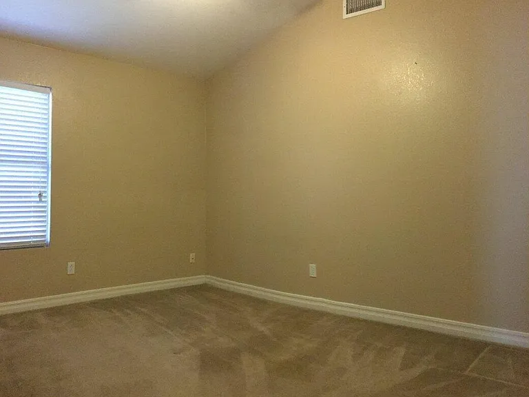623 W Greentree Dr — Photo 11