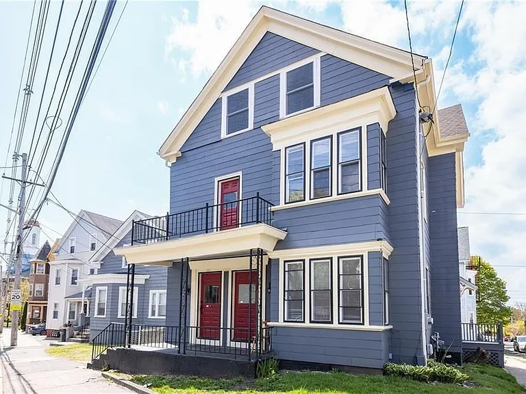 376 Hope St — Photo 1