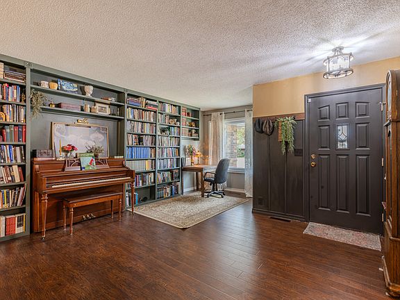 4th image of 2758 W Swan Street