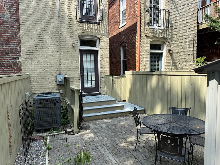 1115 Floyd Ave — Photo 58