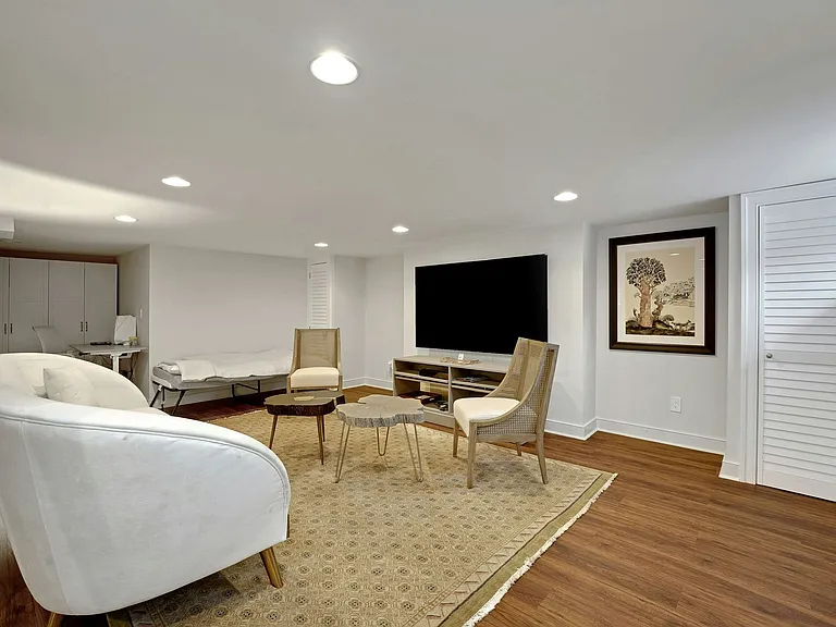 41 Fairview Ave — Photo 7