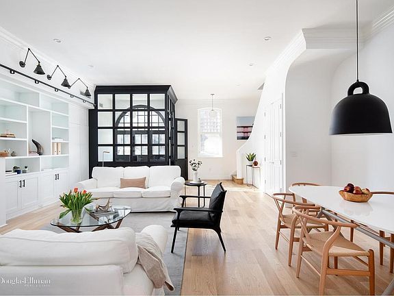 2nd image of 411 Vanderbilt Ave