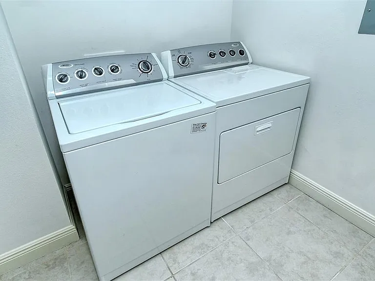 800 N Tamiami Trl #203 — Photo 19