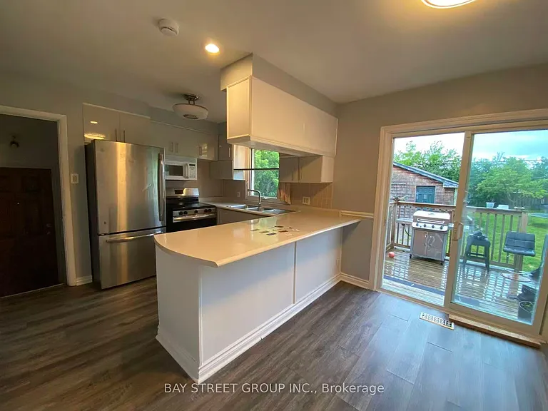 385 Beachwood Ave — Photo 4