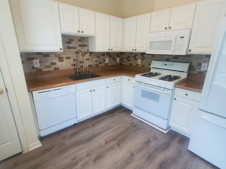 3515 Piney Woods Pl #D202 — Photo 35