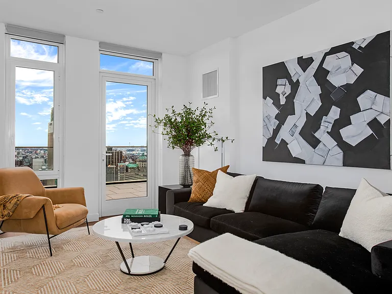 120 Nassau St #32C — Photo 3