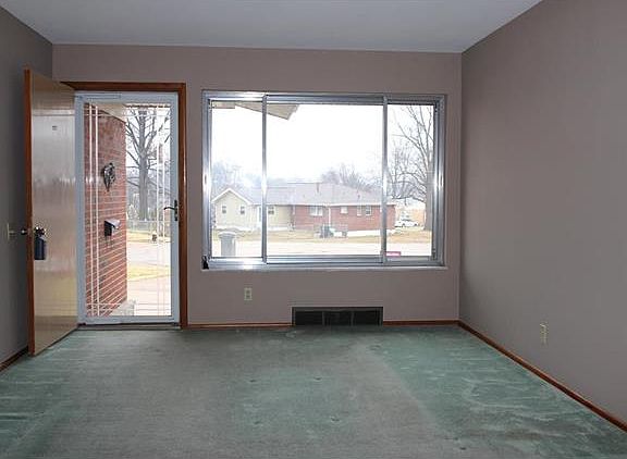 4th image of 8320 Heege Ct
