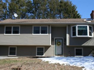 93 Bloomingdale Rd, Quaker Hill, CT 06375