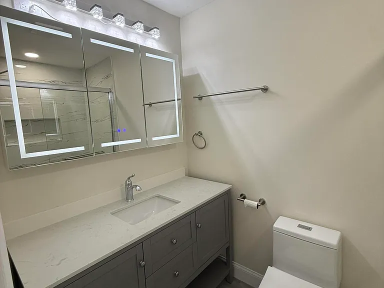 255 South Blvd #D — Photo 7