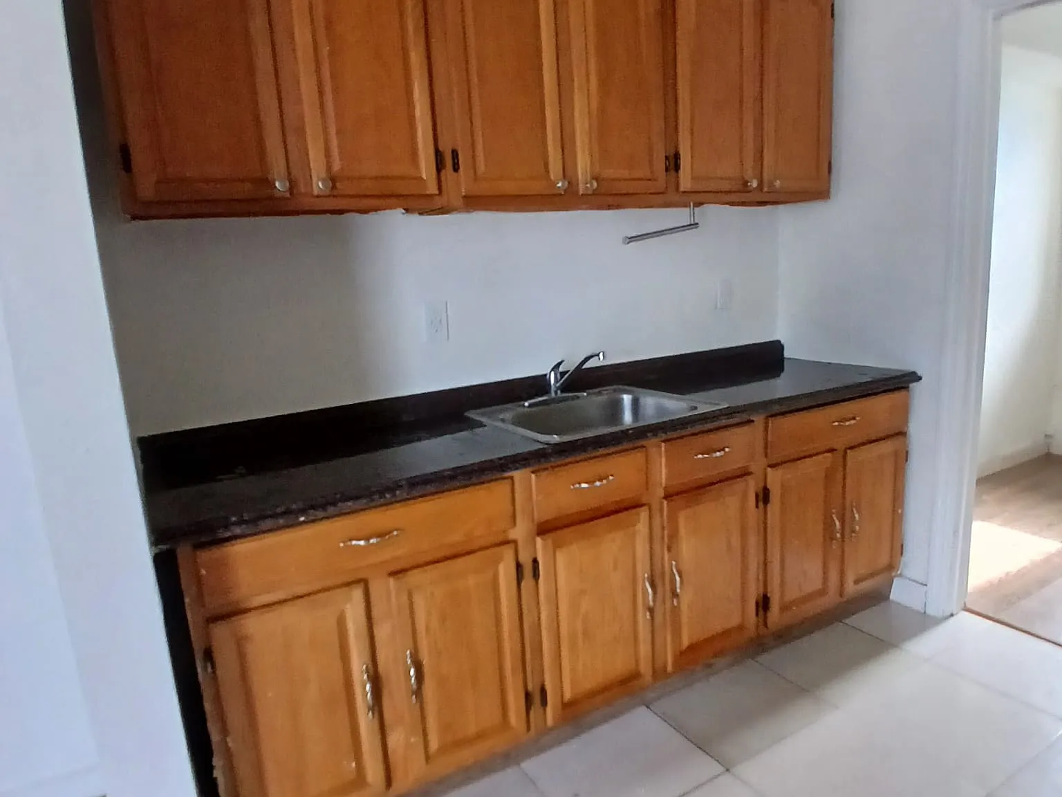 1 bed, 985 sqft, $1,675 — Photo 3