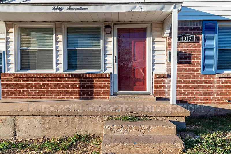 3 bed, 1.0 bath, 1098 sqft, $1,250 — Photo 3