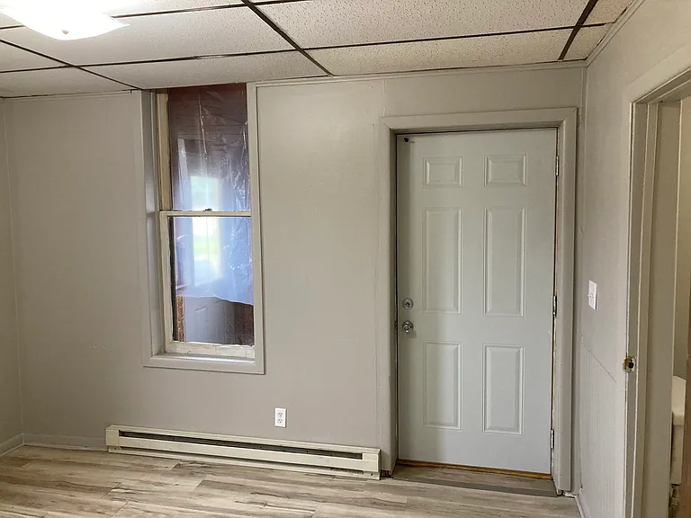 413 Tainter St — Photo 10