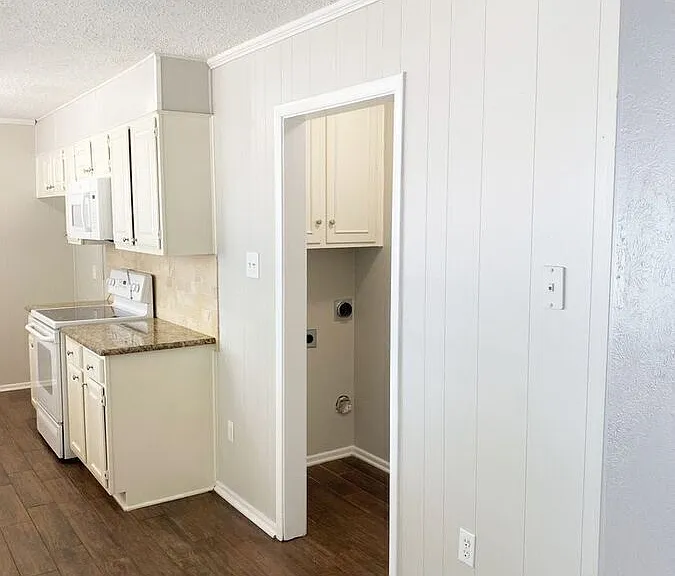 5520 Galway Ln — Photo 7