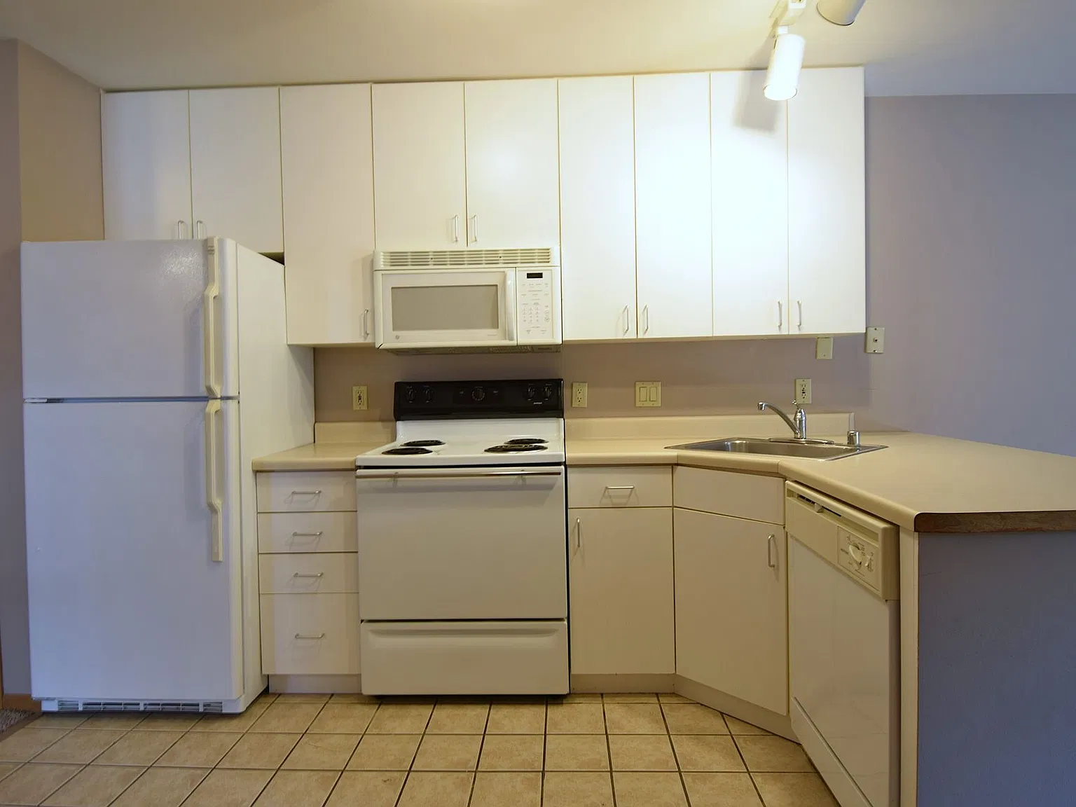 Lakelawn Place — Photo 2