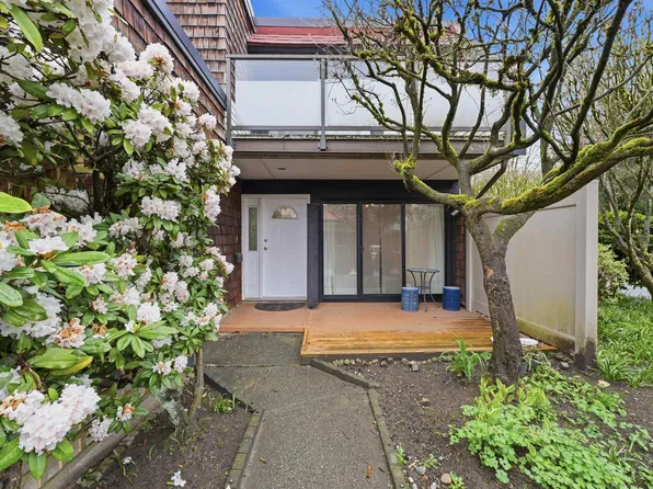 4290 Bridgewater Cres, Burnaby, BC V3N 4M7