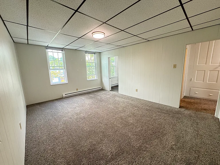 120 E Market St #3 — Photo 1