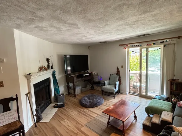 1216 Vfw Pkwy APT 43, West Roxbury, MA 02132