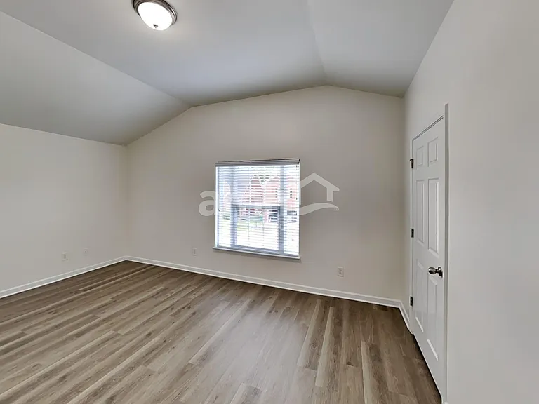 4063 Locerbie Cir — Photo 9