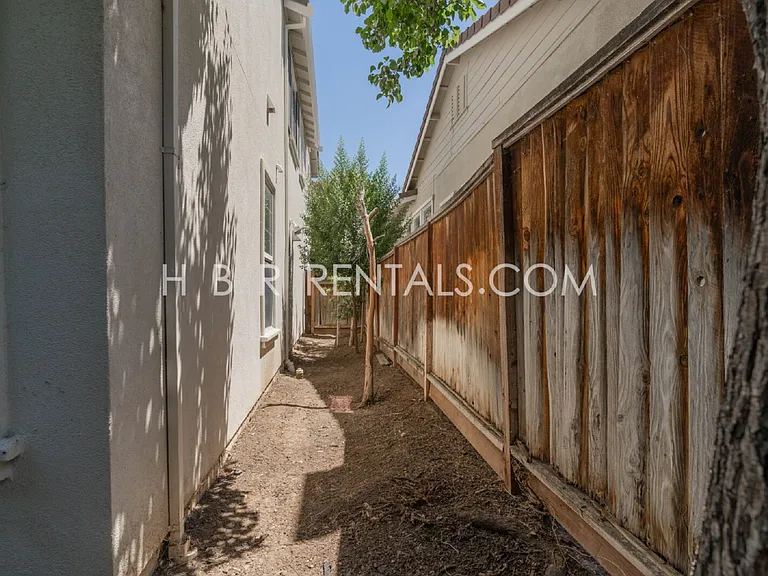 237 E Legacy Dr — Photo 35